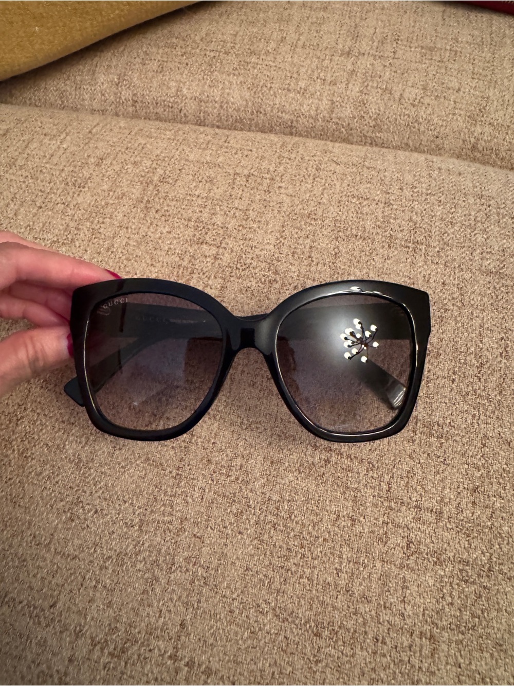 Black Oversized Cat-Eye Sunglasses - GUCCI NEW